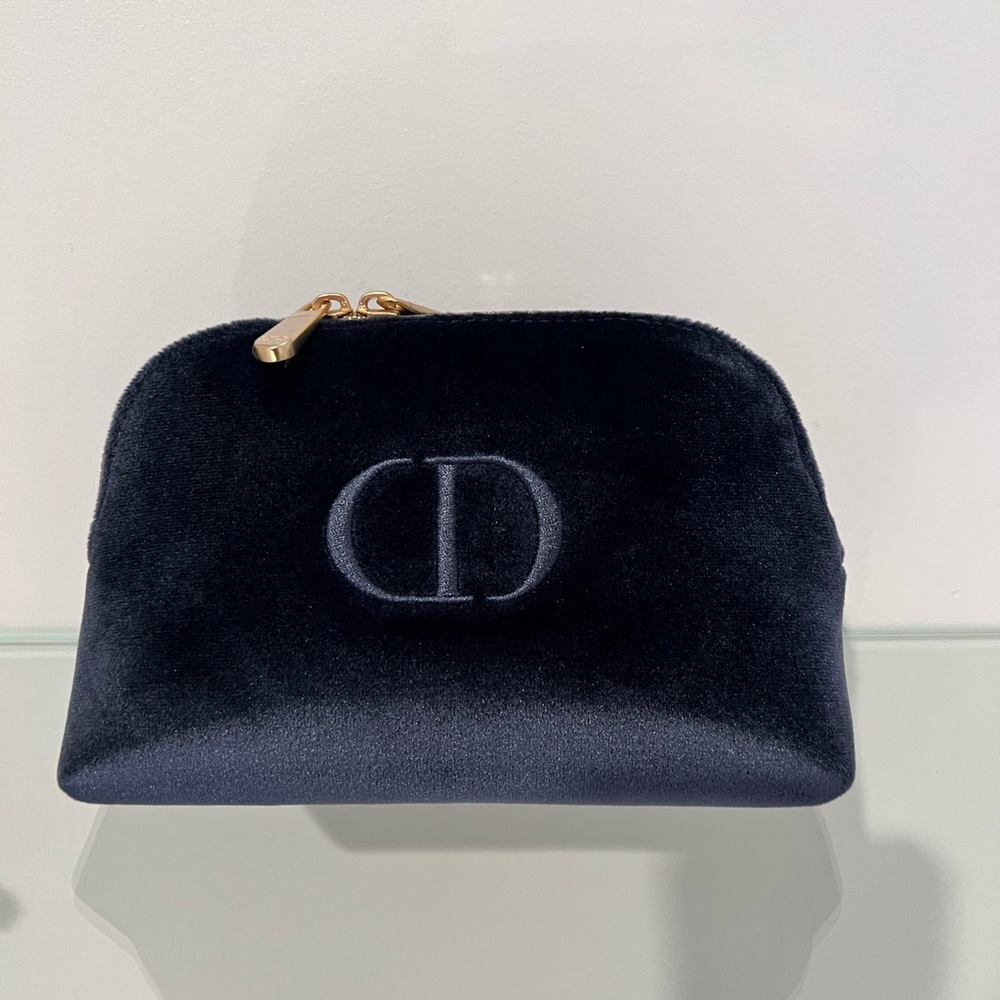 Dior Make Up bag and samples - Picture 2 of 3